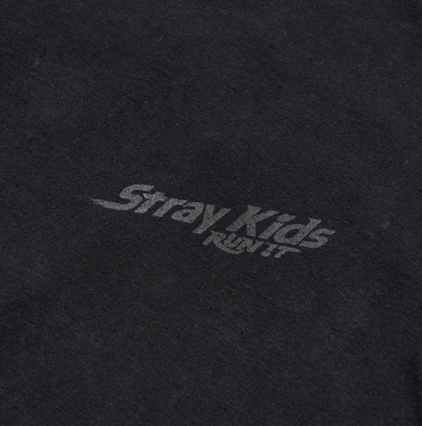 [PRE-ORDER] Stray Kids - HOOD LONG SLEEVE T-SHIRT / BLACK - World Tour <RUN IT JAPAN 2.0> Online Official MD