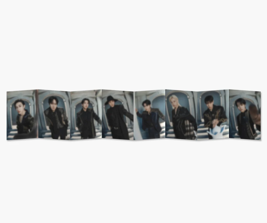 (Restock) Stray Kids - ACCORDION POST CARD “FORCE” JAPAN SEASON’S GREETINGS 2026
